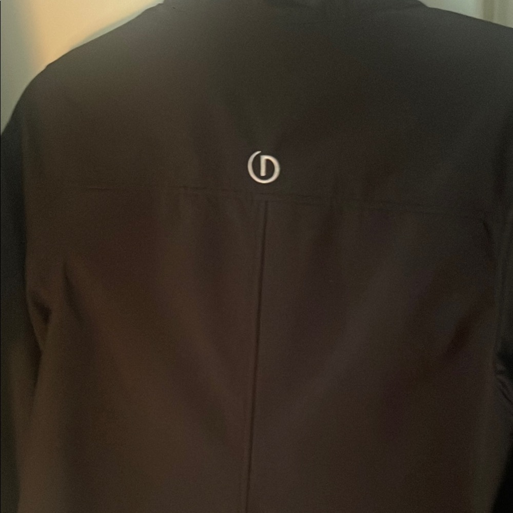 NWOT Diamond Resorts Black Jacket White Logo comfy, weather proof pockets - Picture 9 of 9